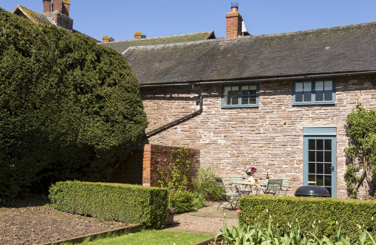 Short Break Holidays - Yewtree Cottage