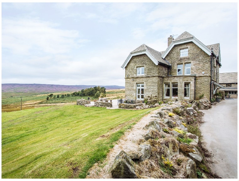 Short Break Holidays - Moscar Lodge