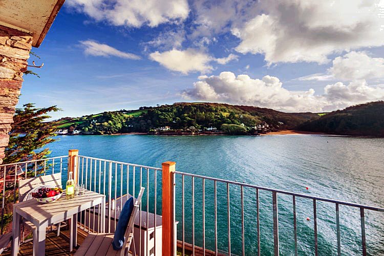 Upper Deck (Sunny Cliff Cottage)